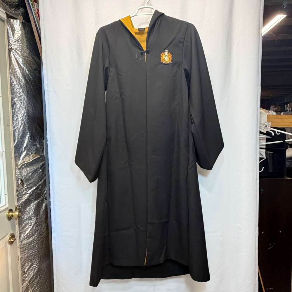 Universal Studios Harry Potter Robe Adult Small Black Hufflepuff Costume